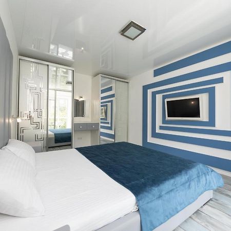 Apartmán Flat24 On Lesi Ukrainki 3 Kyjev Exteriér fotografie