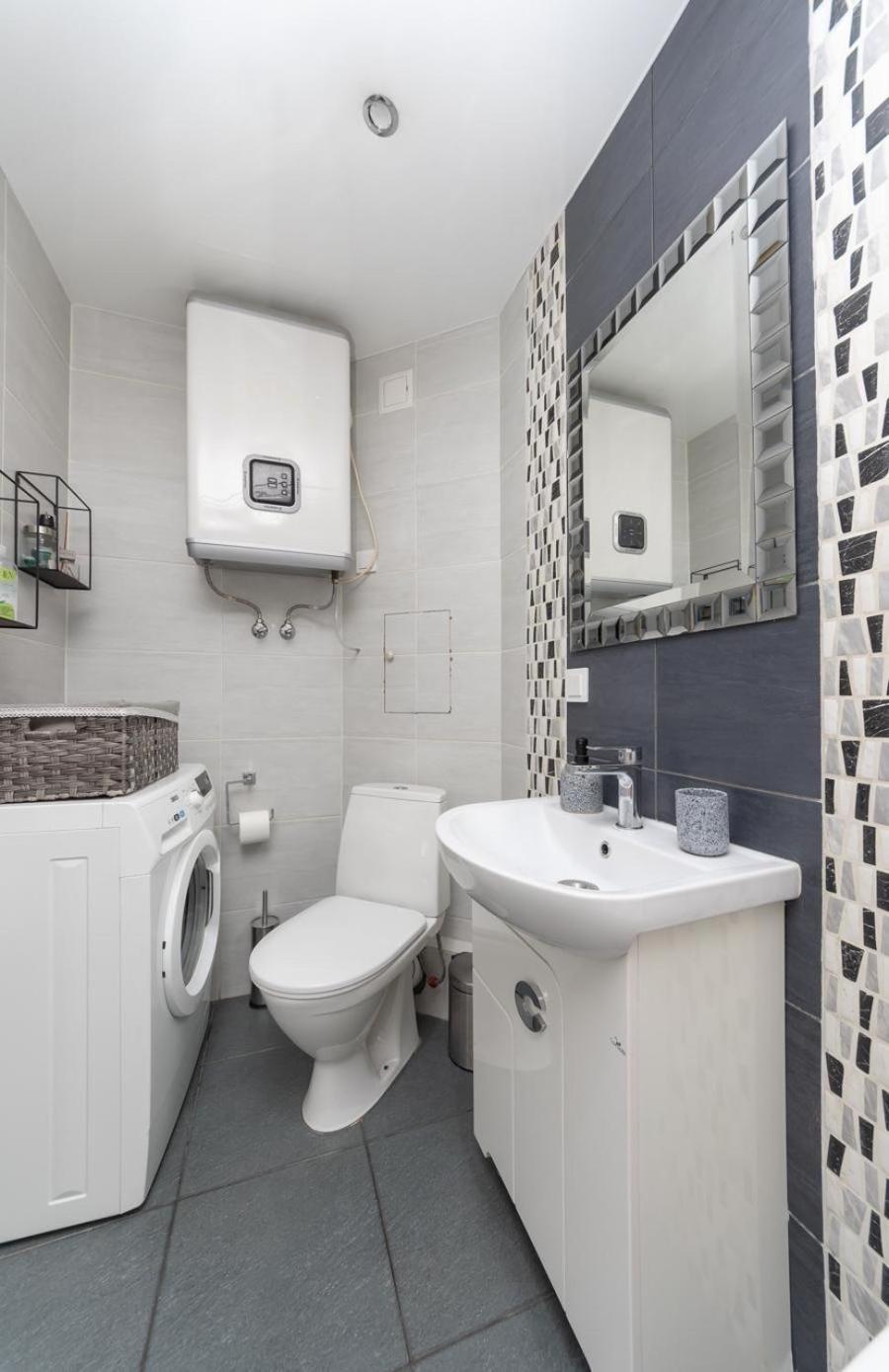Apartmán Flat24 On Lesi Ukrainki 3 Kyjev Exteriér fotografie