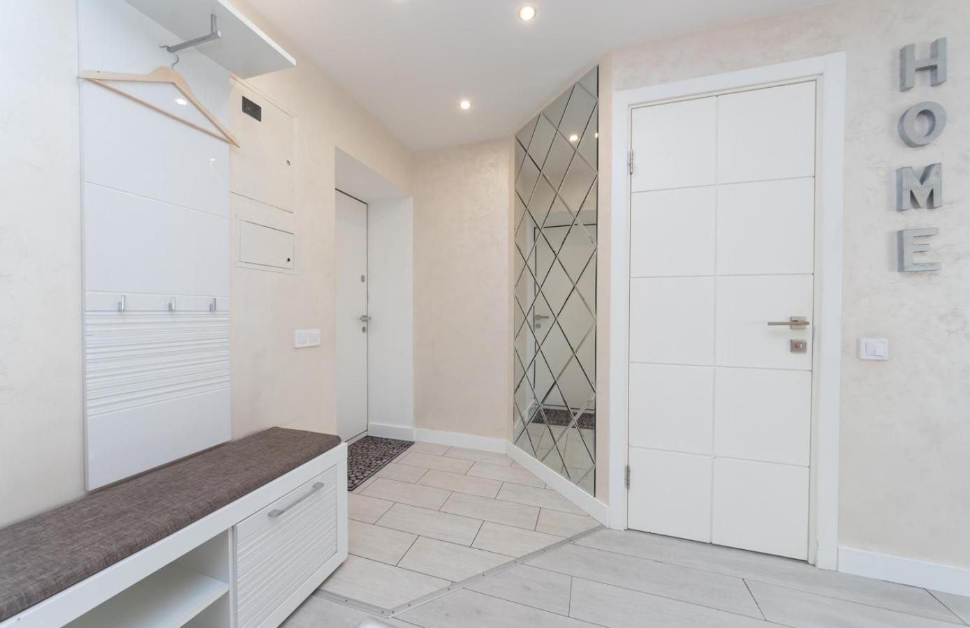 Apartmán Flat24 On Lesi Ukrainki 3 Kyjev Exteriér fotografie