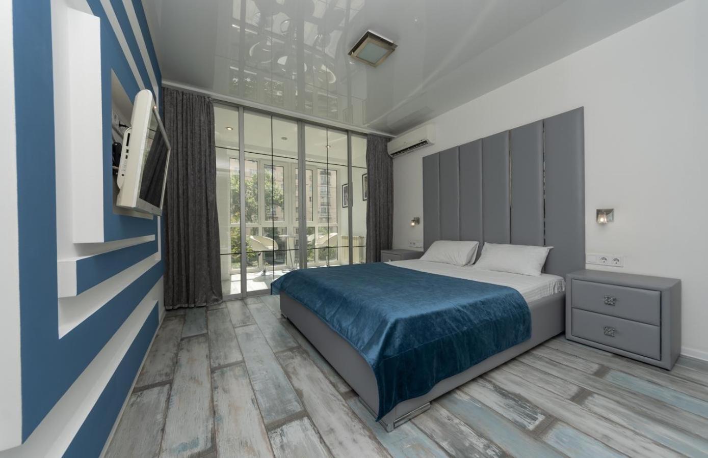 Apartmán Flat24 On Lesi Ukrainki 3 Kyjev Exteriér fotografie