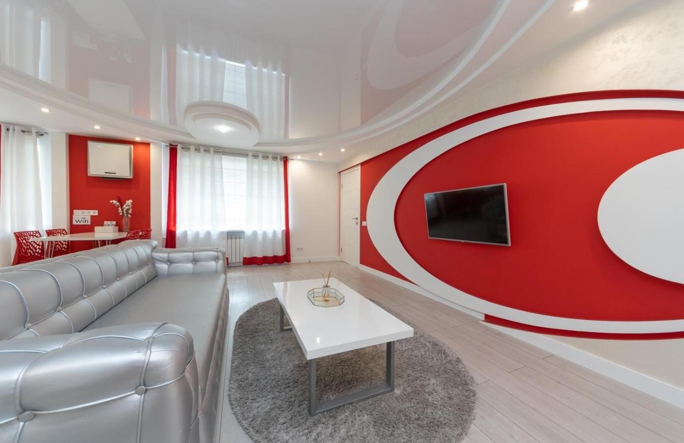 Apartmán Flat24 On Lesi Ukrainki 3 Kyjev Exteriér fotografie